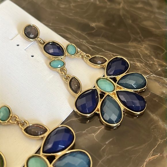 Sparkling Sage Earrings - Picture 4 of 9